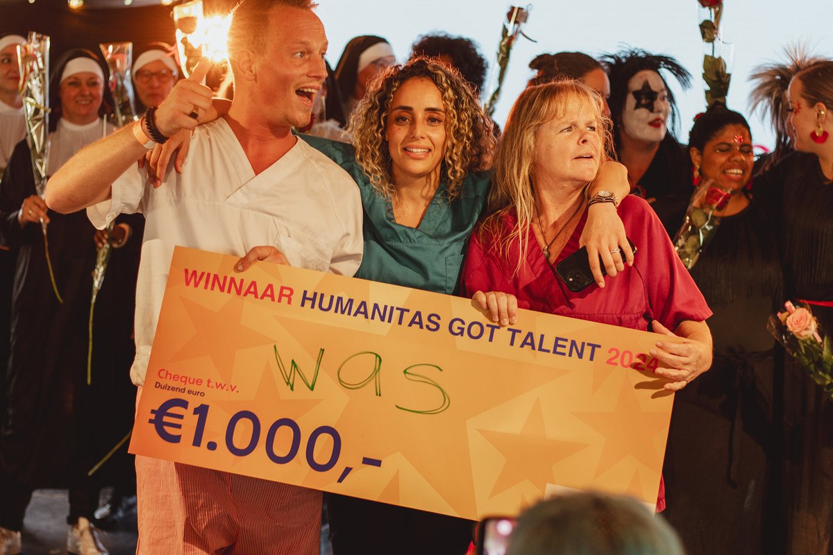 Terugblik spetterend personeelsfeest én spannende finale van Humanitas Got Talent
Wauw! De kracht van Stichting Humanitas schitterde op 31 mei op het parkeerterrein van Akropolis. Laten we samen terugblikken op deze onvergetelijke avond.

youtu.be/4IIMMTn8tIc