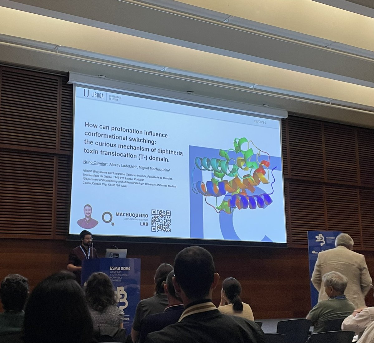 Computational BiopHysics Lab (@machuqueirolab) on Twitter photo Yesterday at the <a href="/ESAB2024/">European South Atlantic Biophysics Congress 2024</a> our student Nuno Oliveira did an amazing flash presentation about the collaborative work with Dr. Alexey Ladokhin.
Good job! 👏🏻
#ESAB2024
<a href="/BioISI/">BioISI</a>
<a href="/BiophysicsPT/">Portuguese Biophysics Society</a>
<a href="/TWIN2PIPSA/">TWIN2PIPSA 🇪🇺 Protein Biophysics & Self-Assembly</a> Yesterday at the <a href="/ESAB2024/">European South Atlantic Biophysics Congress 2024</a> our student Nuno Oliveira did an amazing flash presentation about the collaborative work with Dr. Alexey Ladokhin.
Good job! 👏🏻
#ESAB2024
<a href="/BioISI/">BioISI</a>
<a href="/BiophysicsPT/">Portuguese Biophysics Society</a>
<a href="/TWIN2PIPSA/">TWIN2PIPSA 🇪🇺 Protein Biophysics & Self-Assembly</a>