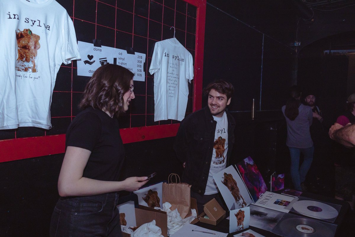 It's Bandcamp Friday! Great time to get you a copy of the album or a nice t-shirt! 

insylva.bandcamp.com/album/she

📸 Myriam Arseneau