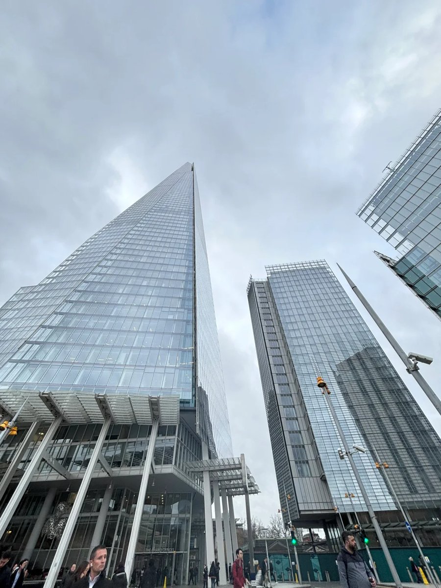 CngrCangr's tweet image. Happy Friday😊 
Lovely London