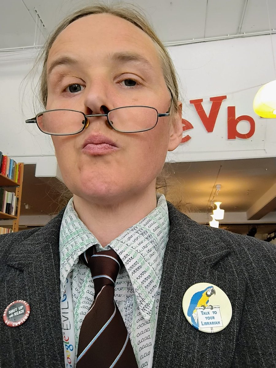 Librarian tweet media