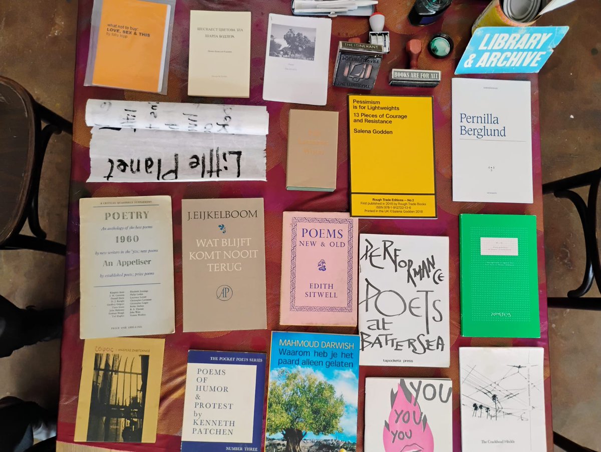 Librarian tweet media