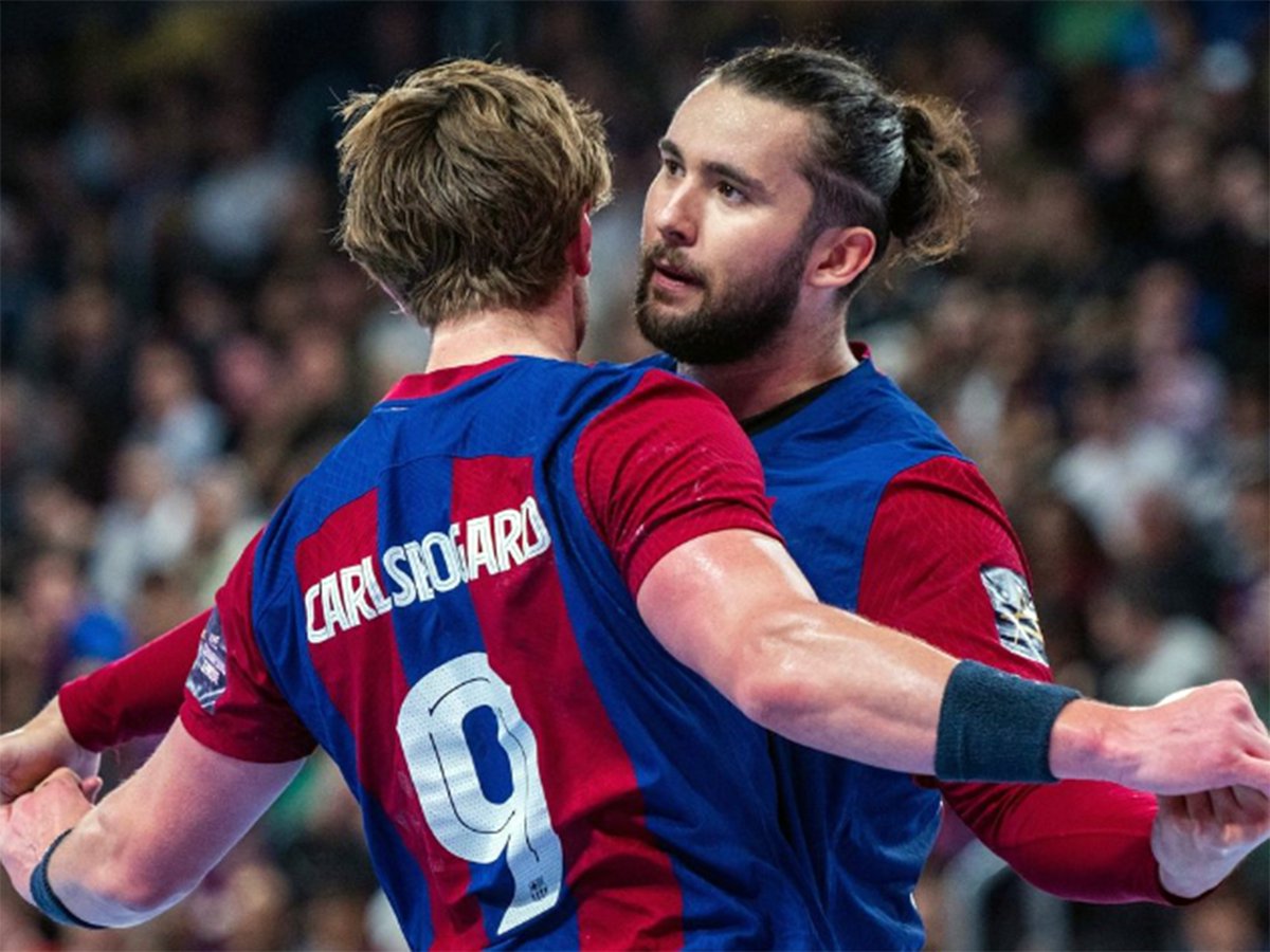 RFEBalonmano's tweet photo. 🔥 #GameDay 

🏆 ¡El @FCBhandbol busca meterse en la final de la Machineseeker #EHFChampionsLeague en la Final Four!

🆚 THW Kiel 🇩🇪
🏟️ Lanxess Arena (Colonia 🇩🇪)
⏰ 18:00 h
📺 @DAZN_ES | @esport3 | #EHFTV 

#Balonmano https://t.co/0GSYKVKPXP