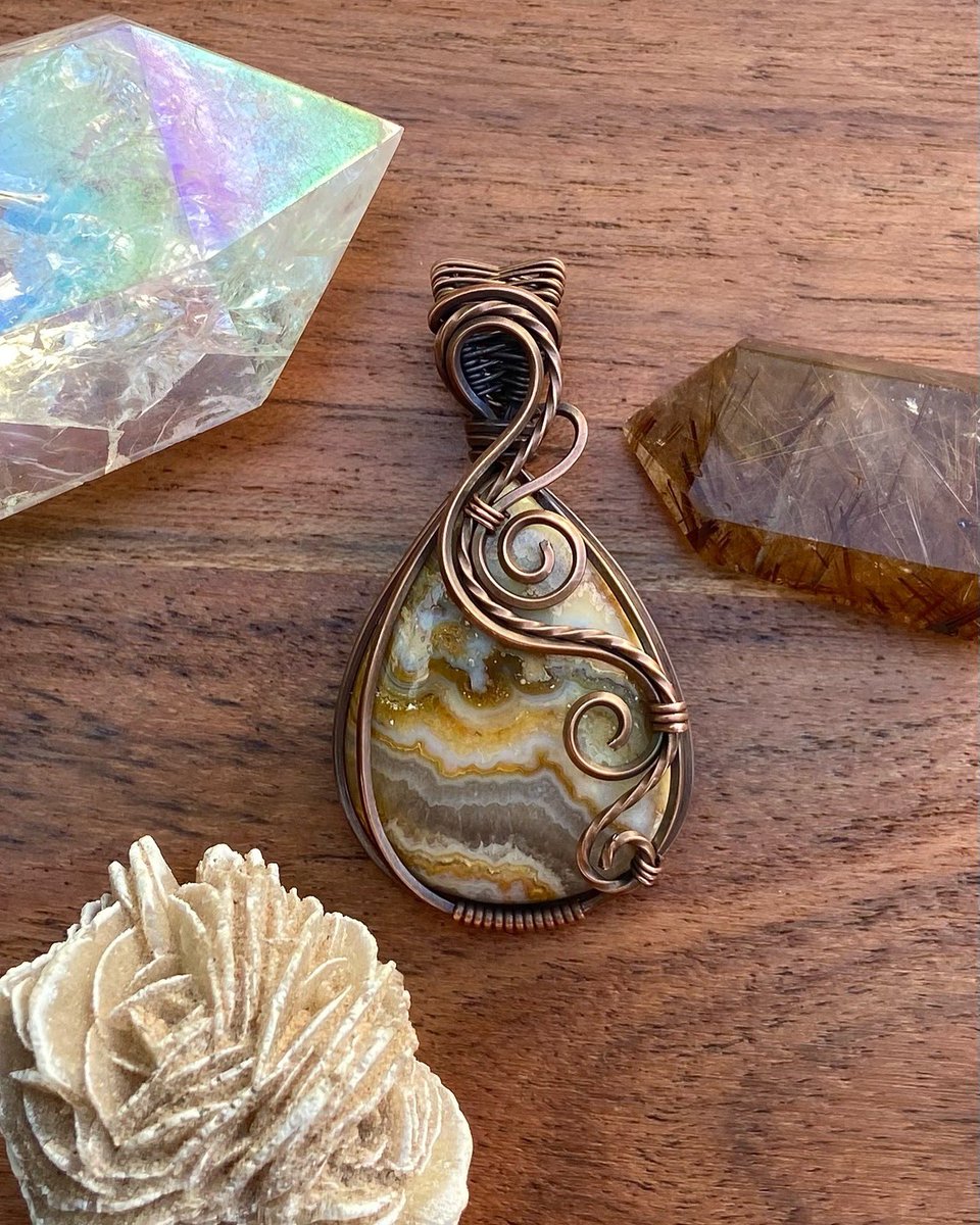 crazy lace agate pendant🌞💛💫