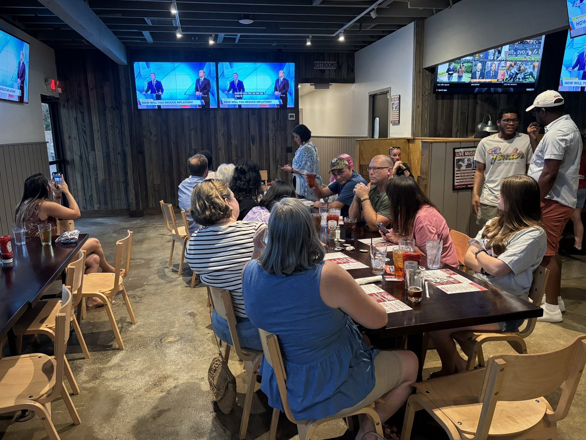 SPWMcCawley's tweet photo. A great group of folks from Berkeley and Dorchester counties got together last night for our debate watch party in Summerville to watch a great candidate in @MacDeford in the #SC01Debate!!! Early Voting ends today and Primary Election Day is Tuesday, June 11th!
#IBackMac #TeamMac https://t.co/1UbVhhA3Zg
