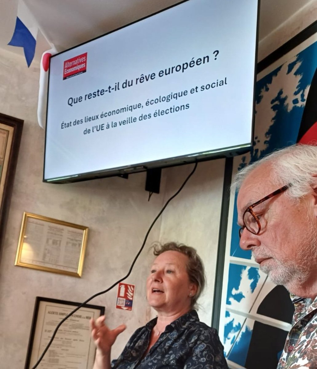 JPhilippebrun's tweet photo. [#Ess - Débattre] #ALAE / Groupe @AggloLR (17) : "Que reste-t-il du rêve 🇪🇺 ?" Merci à @Andre_Cath, @AlterEco_ / @VoxEurop de nous avoir éclairés avec passion sur ces enjeux et aux 25 participants au débat 🙏👏 cc @DidierHerbe @tduverger @ChrisChavagneux @ESS_France ⤵️ https://t.co/oxPuIfdbLC