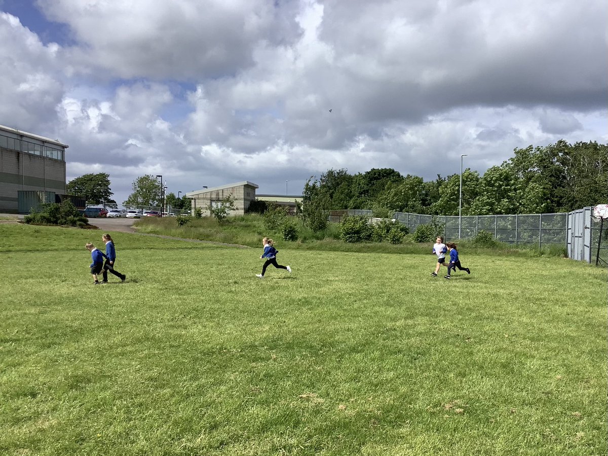 DeanburnPS_P2_1's tweet photo. We wrapped up our Health Week with an active session of ‘Walk, Jog, Run’ around the field! Well done Primary 1 for fantastic effort and engagement and in so many different ways to be active and keep fit and healthy. #DPSHealthWeek24 https://t.co/oEuF087FJ7