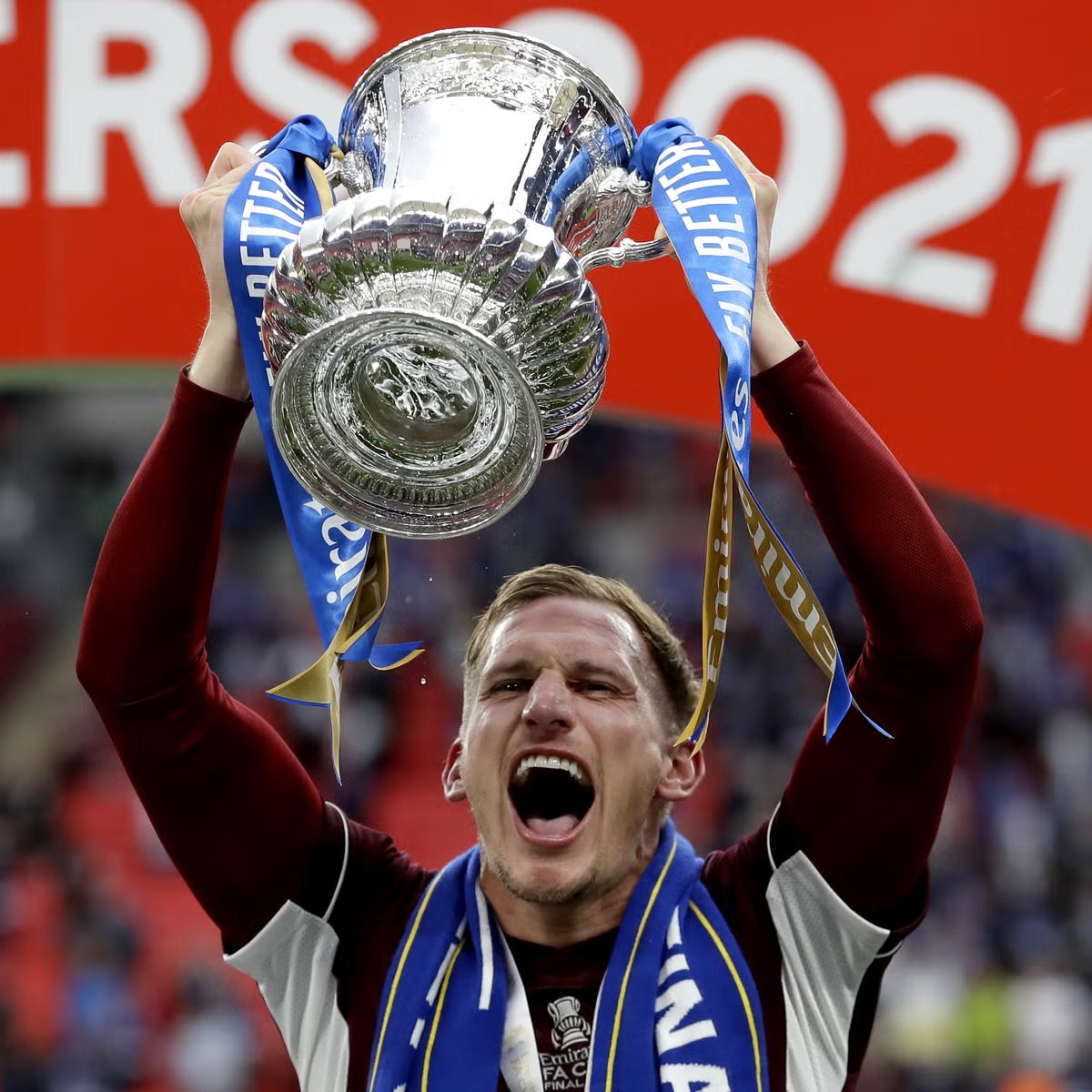 Jason Bourne tweet media