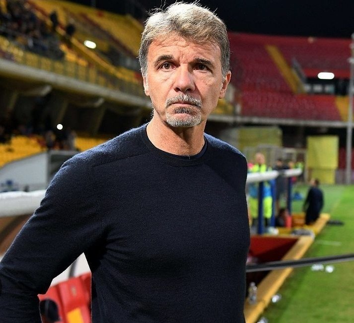Marco #Baroni sarà il nuovo allenatore della <a href="/OfficialSSLazio/">S.S.Lazio</a> per i prossimi due anni. Accordo raggiunto poco fa con il DS Fabiani. Passaggio formale prima dell'ufficialità sarà la risoluzione del contratto con il Verona. #lazio <a href="/SkySport/">skysport</a> #calciomercato
sport.sky.it/calciomercato/…
