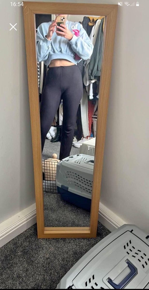 A classic of the genre! <a href="/SellingAMirror/">People Selling Mirrors</a> 

facebook.com/marketplace/it…