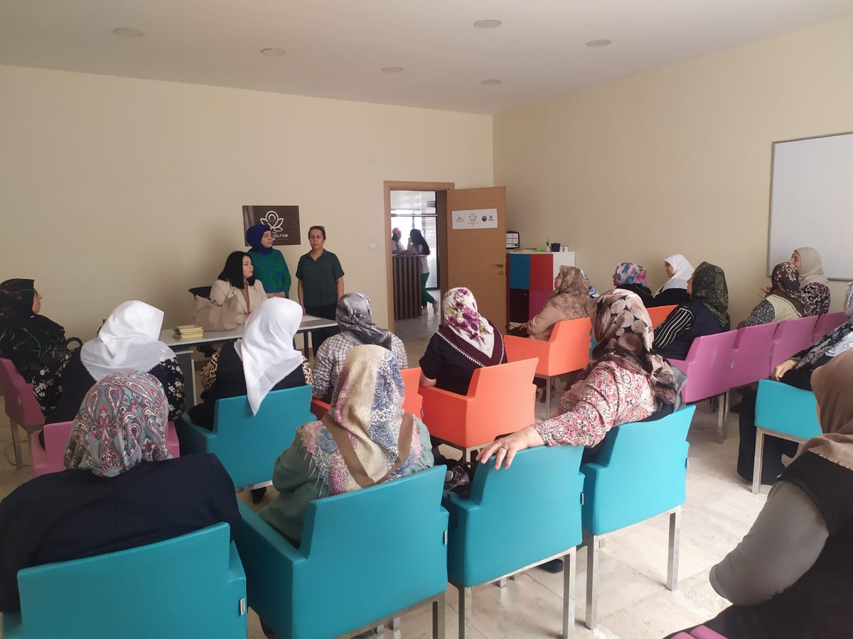 Kadın Kültür Evimizde bugün Dr. Gönül Aslı Can ve İlçe Sağlık Müdürlüğü personelleri Hemşire Hümeyra Koyuncu ve Hemşire Gülsen Pamuk ile Koah semineri verildi. <a href="/osmanerenbilici/">Osman Eren Bilici</a> <a href="/serkankoyuncu03/">Serkan Koyuncu🇹🇷</a> <a href="/afyonkulturevi/">Afyonkarahisar Kadın Kültür Evleri</a>