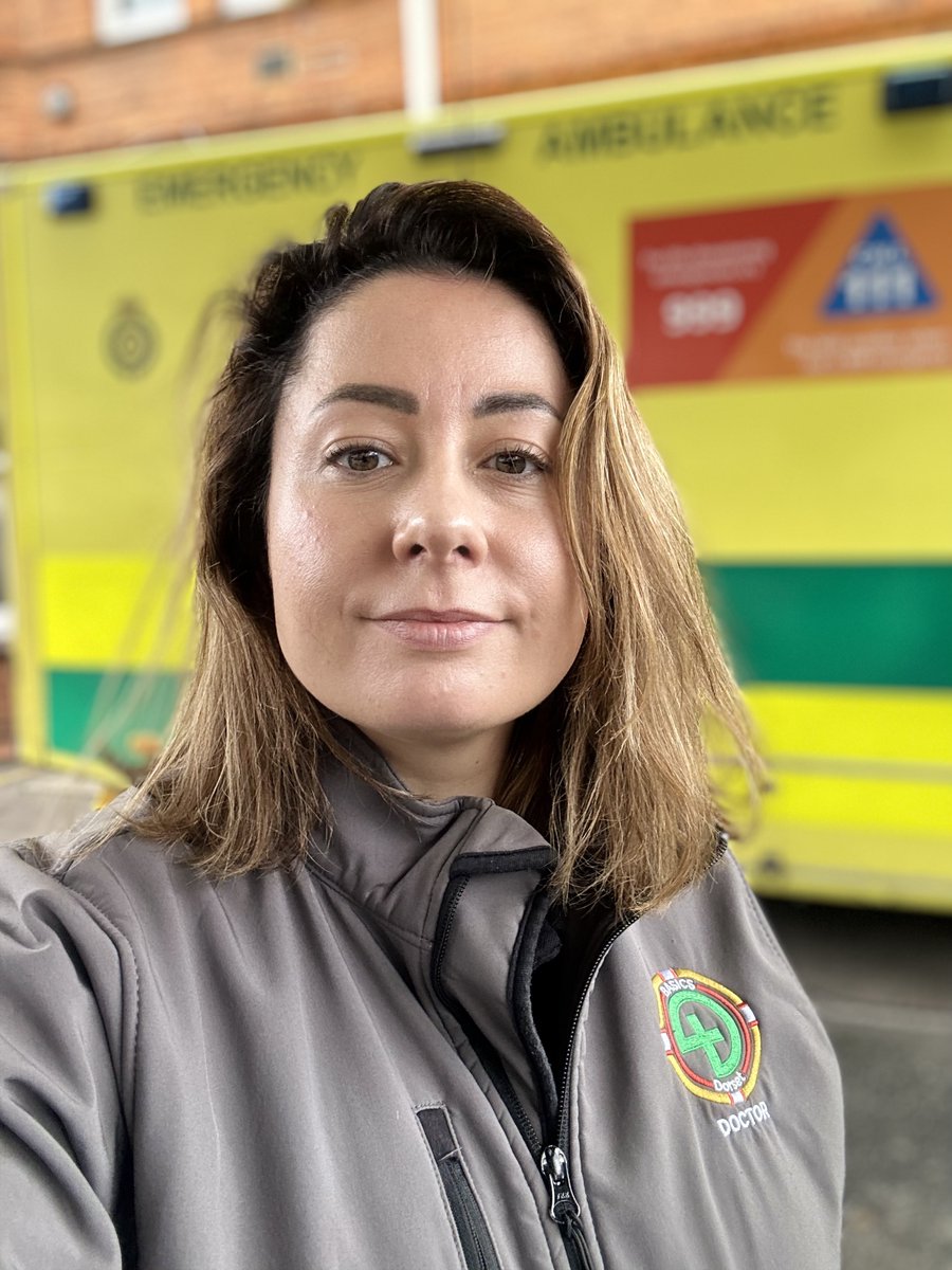 Our volunteer BASICS (British Association of Immediate Care) Doctors provide expert support at some of our most challenging incidents. 💚👩‍⚕️

Find out more about BASICS Doctor, Dr. Katie Muscroft, here ⏩ swast.nhs.uk/Meet-some-of-o… 

#VolunteersWeek
