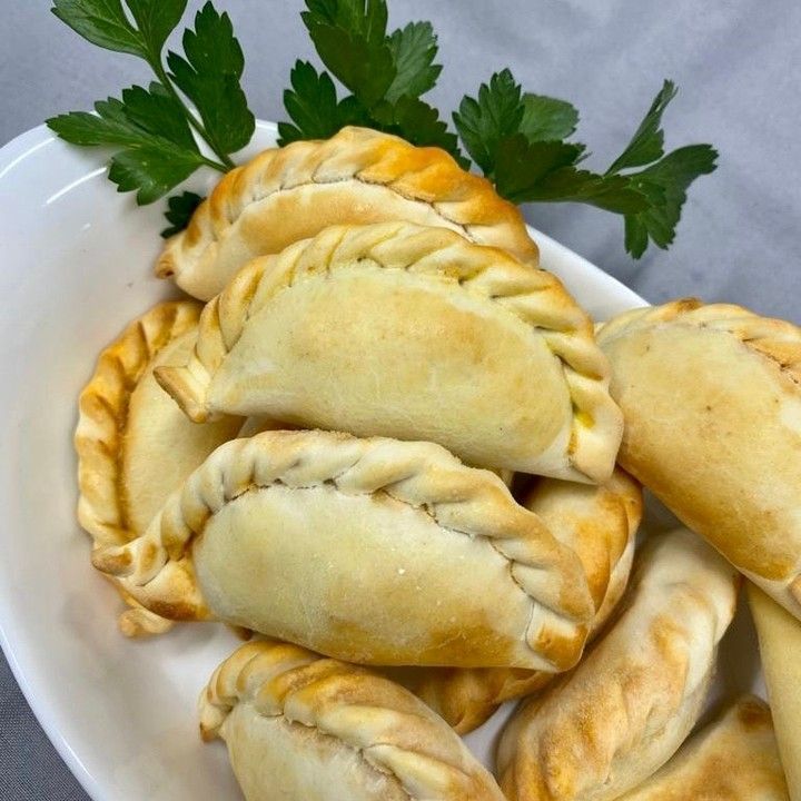 KWEmpanadas's tweet photo. Empanada heaven awaits! 🥟✨ #BiteIntoJoy 

#KWEmpanadas #InternationalEmpanadaDay #Waterloo #Kitchener #LoveLocal https://t.co/GuP6T1PH7G