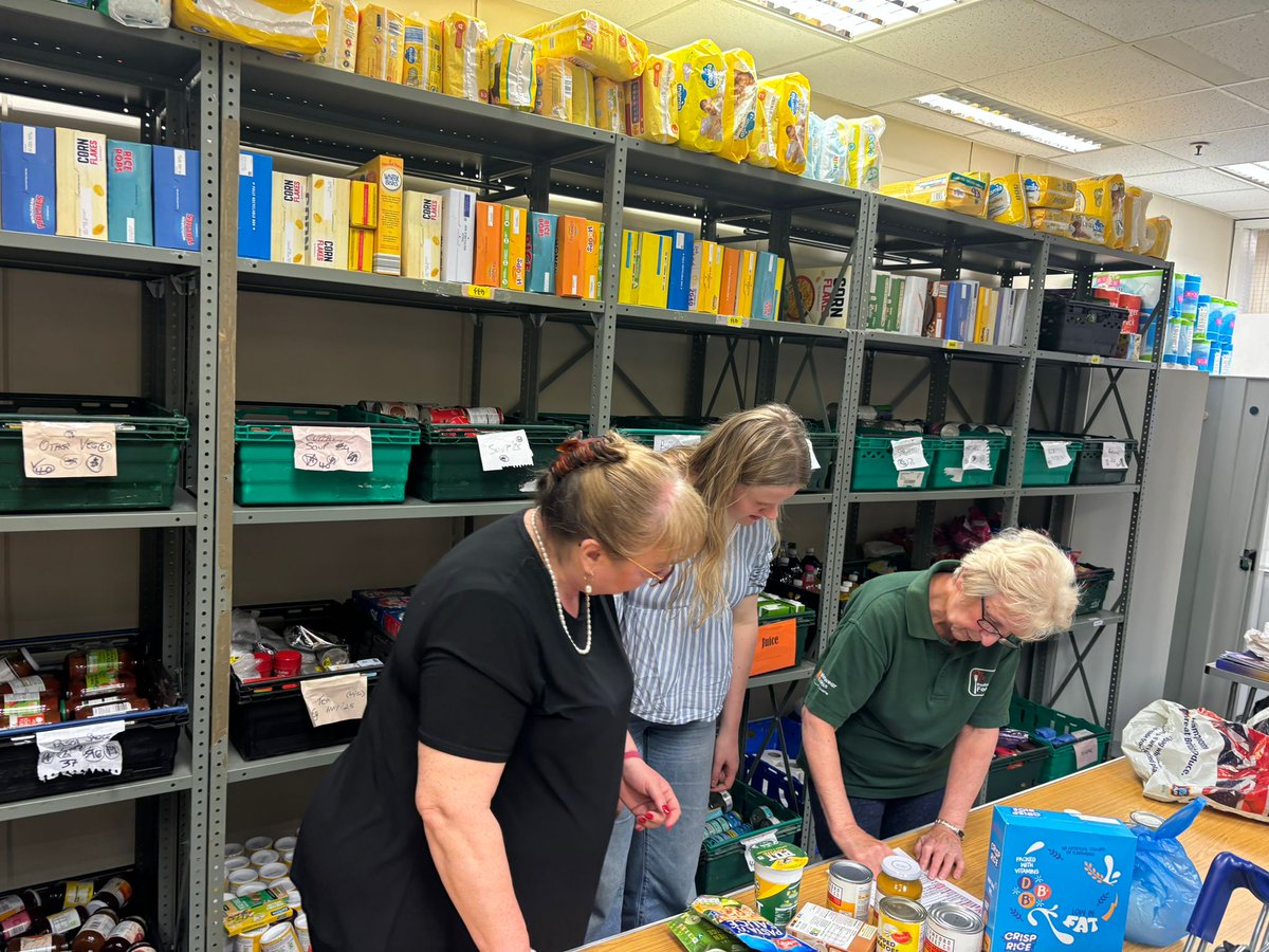 SharonHodgsonMP's tweet photo. Today, I visited the Washington Community Food Project in the Galleries as part of #NationalVolunteerWeek. It was brilliant to learn more about their work, meet the wonderful volunteers and help pack bags with a wide range of products donated by local businesses. https://t.co/oZse8OrorM
