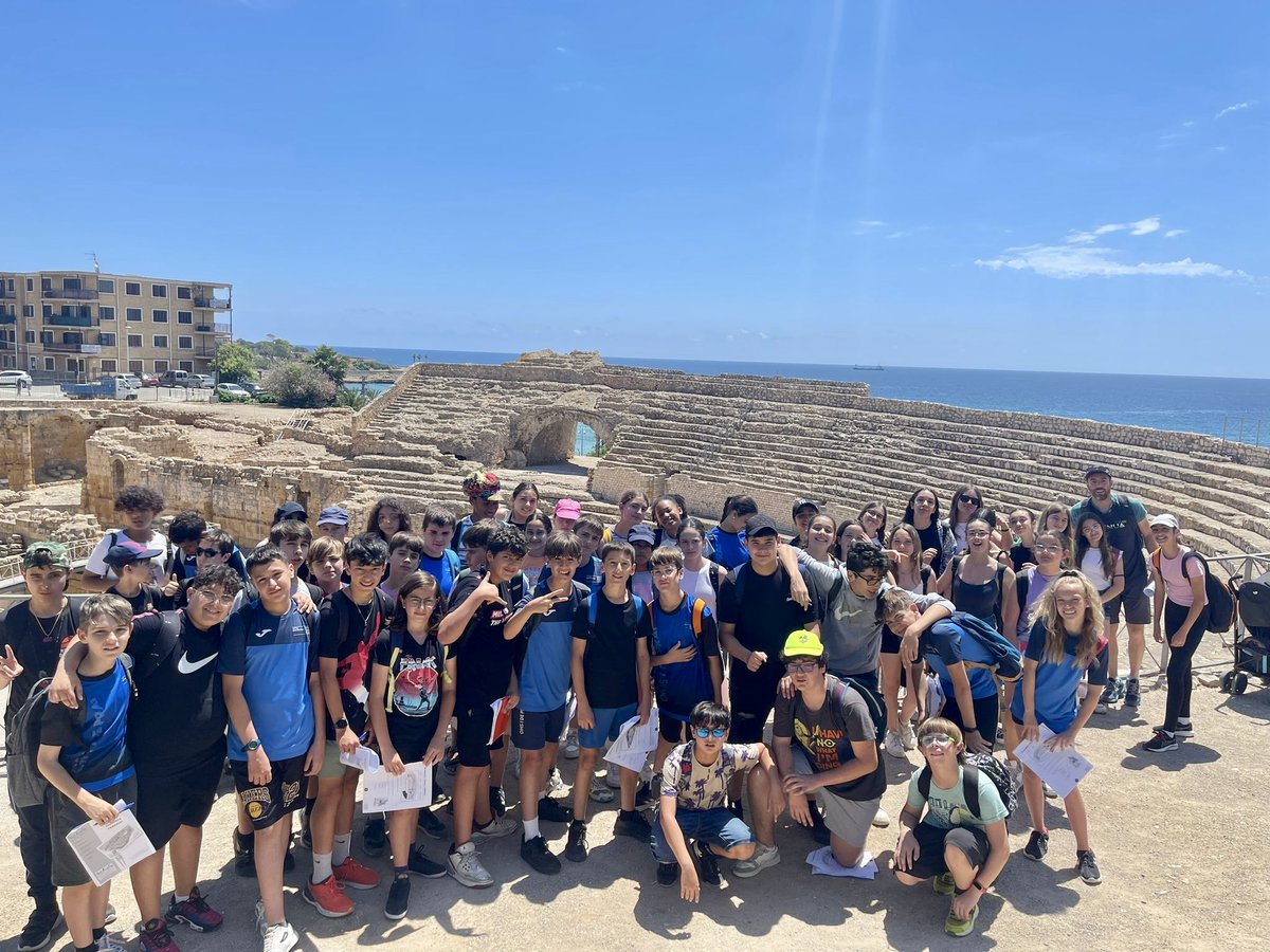 Els alumnes de 1r d'ESO han conegut de primera mà com es vivia en una ciutat romana en la visita a Tarraco on han descobert els indrets més emblemàtics com l'amfiteatre, les muralles i el circ romà. Ho han gaudit moltíssim! #omsideprat @PedreraFundacio