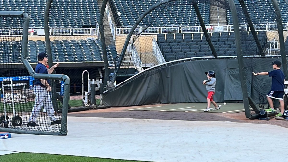 powellvk's tweet photo. We had a cool opportunity yesterday to take some hits at Target Field! Then we could field and play catch in the outfield for as long as we wanted. https://t.co/OC5sJElXsc