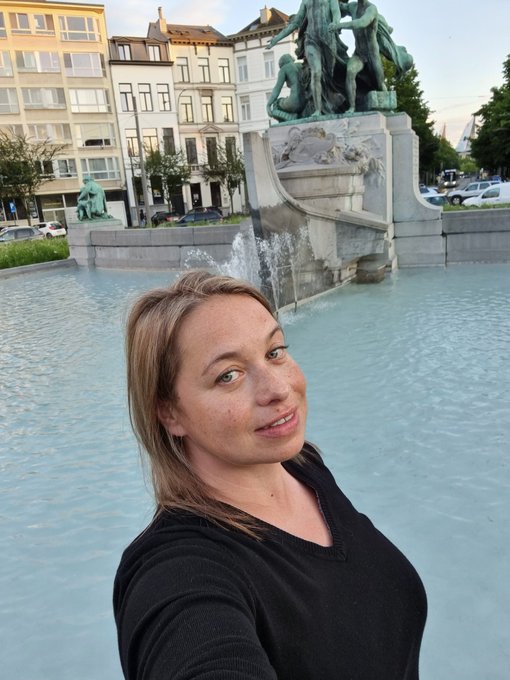 #selfie #nomakeup https://t.co/tqsIe5KwVu<a href="/tag/selfie"class="tags">#selfie</a><a href="/tag/nomakeup"class="tags">#nomakeup</a>