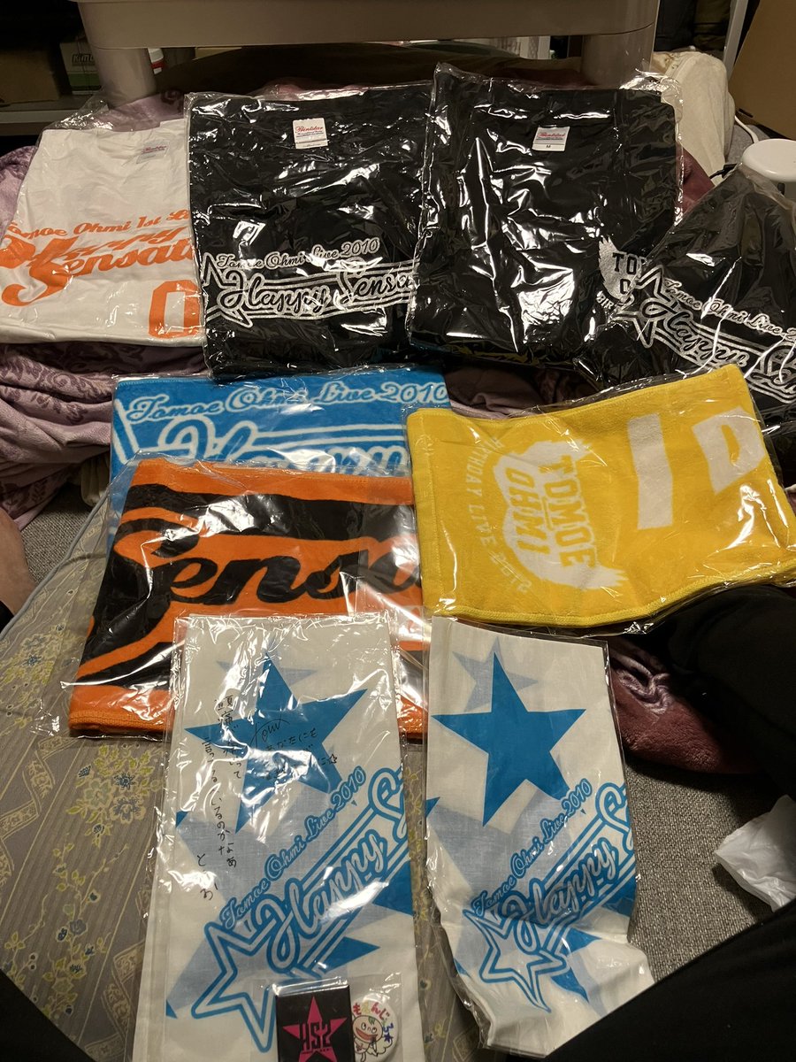 Blendy03's tweet photo. 未開封のグッズが山ほど出てきた件についてw
#近江知永 https://t.co/BrIgg0rNNM