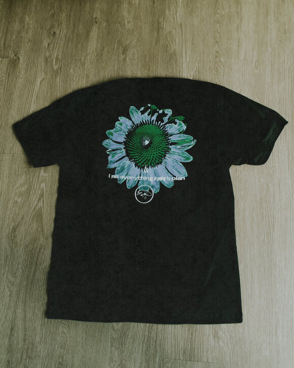 HouseandHomeRVA's tweet image. Leftover tour merch live now at houseandhomerva.com !