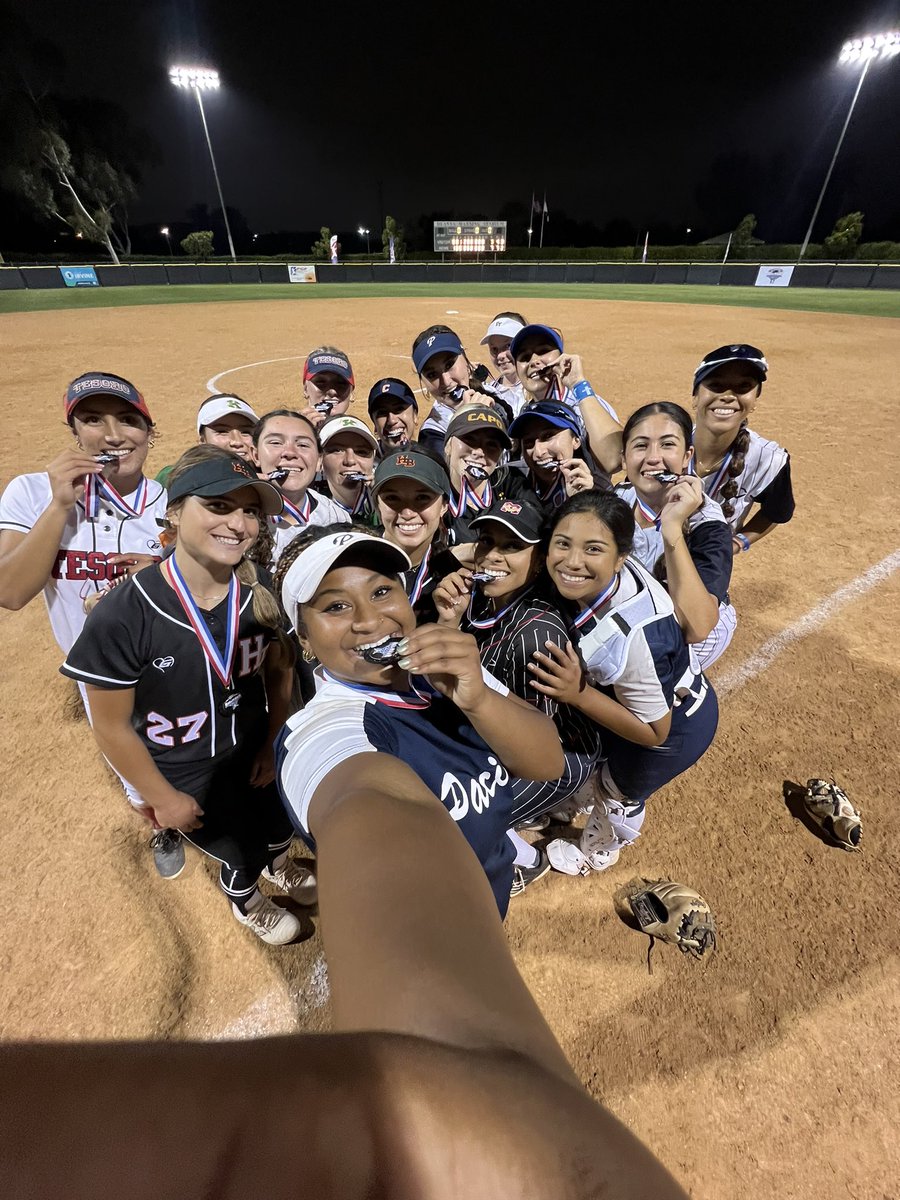 Makenzie_2024's tweet photo. Had a great time playing in the OC Senior All Star Game. I was able to see old friends and make a bunch of new ones. Thank you @ocvarsityguy for this opportunity, I had a blast!! I was able to share the field with my future teammate @quinnsouth14 Go Broncos 💙🧡 @BroncoSportsSB https://t.co/KZzAl6I6EB