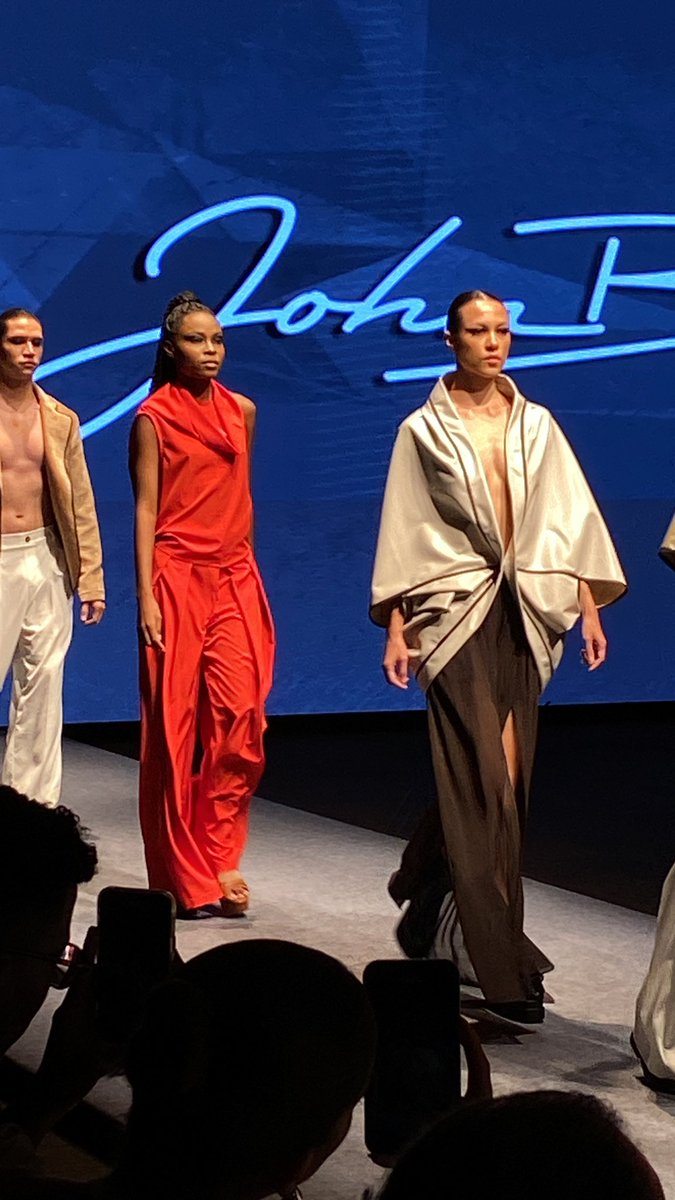 soyjsebas18's tweet image. Pasarela #JohnBejarano en #DistritoModa