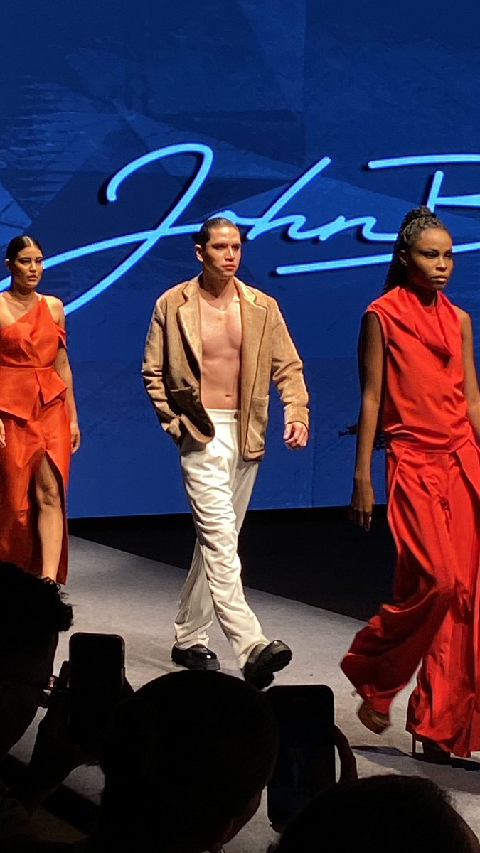 soyjsebas18's tweet image. Pasarela #JohnBejarano en #DistritoModa