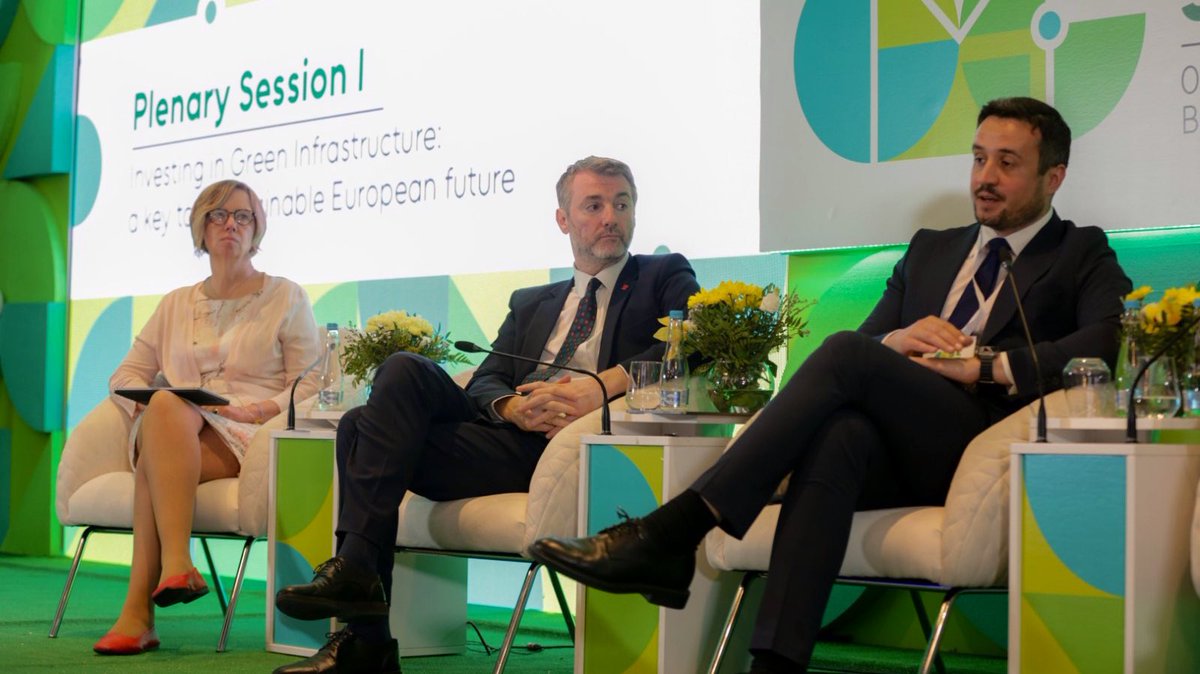 MZakonjsek's tweet photo. Day 2 of #GreenMobilitySummit 💚 saw the endorsement of the Declaration for #GreenMobility and a high-level session
💚 green investments
🚎 clean bus platform
🚲 cycling declaration
Encouraging to see authorities' dedication to the green transition
👇🏼
https://t.co/EbYcMZwADy https://t.co/4YtQqKxldU