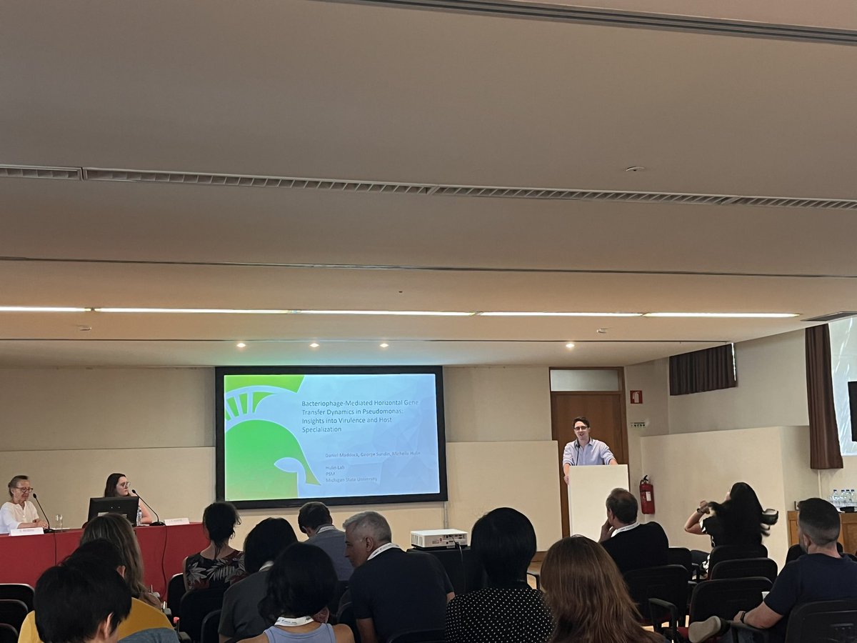 The best part of the job was seeing my lab members present this week at #psyringae2024 <a href="/DanielMaddock6/">Daniel Maddock</a> <a href="/AsiaTamyra/">Asia Hawkins</a> 🤩🧬🪴