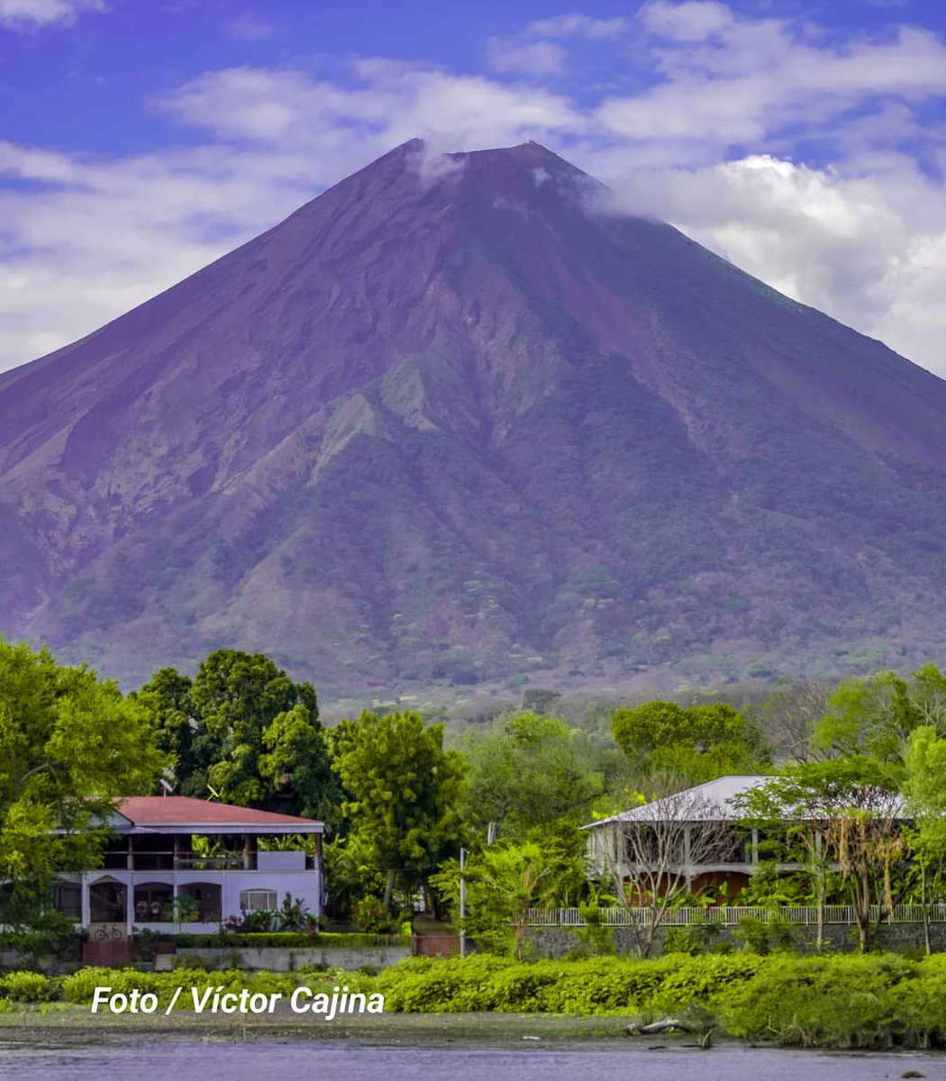 💥¡Buenos días camaradas!

📌Volcán 🌋 Concepción - Isla De Ometepe 🌋 😍📷⛴⛵

📸 Víctor Cajina Nicaragua