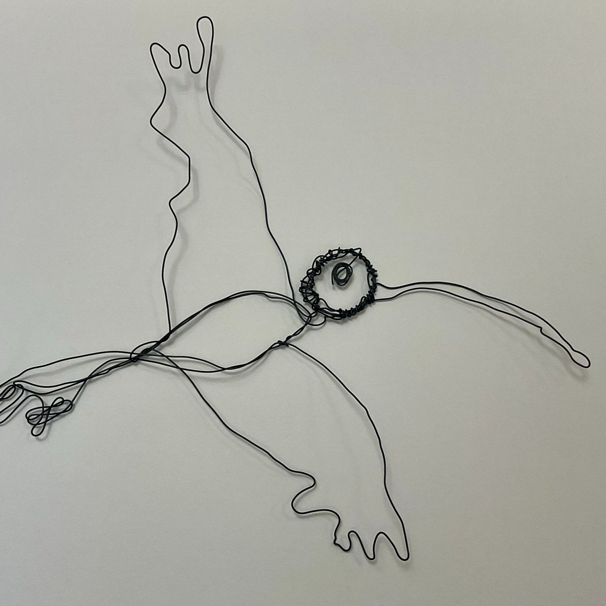 QueensLowerSch's tweet photo. Anyone visiting the Lower School art room will be amazed by the wire work birds hanging above! Inspired by the work of Alexander Calder, Year 6 explored continuous line drawing before constructing their impressive creations. #Art #YoungArtists #Creative #WireSculptures #Queens https://t.co/xOwd6TjVOd