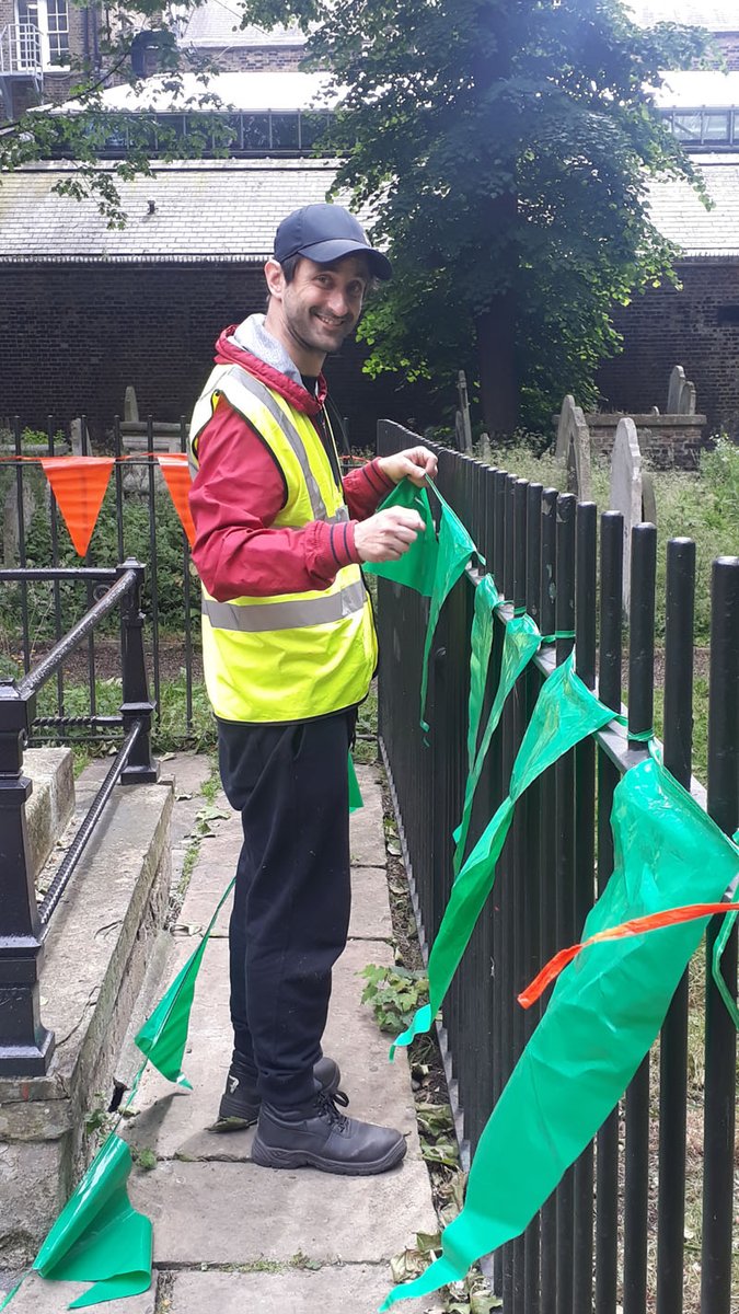 FCityGardens's tweet photo. Bunhill Fields is ready for our @LDNGardensTrust visitors tomorrow! Thanks to volunteers from @MaceGroup There is plenty to see behind the railings  and in the public space. We have poets, guides and @Blake_Society volunteers @BunhillHeritage https://t.co/FousdhP9Ek
