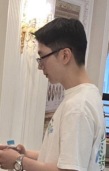 훈군인생정)앞머리스타일링방법
1.잇는머리없는머리쫙쫙눌른다
2.잇는머리없는머리쫙쫙올린다
