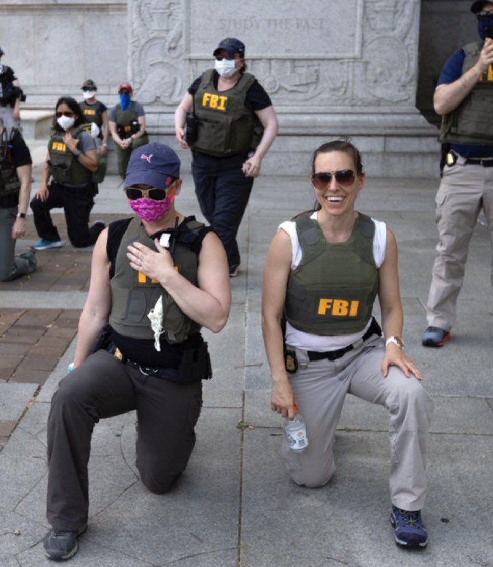 SANDERS0075's tweet photo. 🗣📣💭#️⃣SoundingOffMoment 
Here @SANDERS0075 🇺🇸 👽🦁✡️
✔️ this out!
📣The FBI of the bad may be trying to leave the USA if @realDonaldTrump is elected President again, but I ain't leaving the "Real We The People" and I am a good Fed. that hates these incompetent queer FBI agents that are frauds, and for thinking they can be above the law. Regardless,  these fakes in the Left Society 😈  aren't going to be able to leave. They are criminals and deserve everything coming their way through the DOJ.
🦁#BadFBIAgentsGot2Go2Jail
🤔 💭 🤔 💭 🤔 💭 🤔 💭 🤔 💭 🤔 💭
