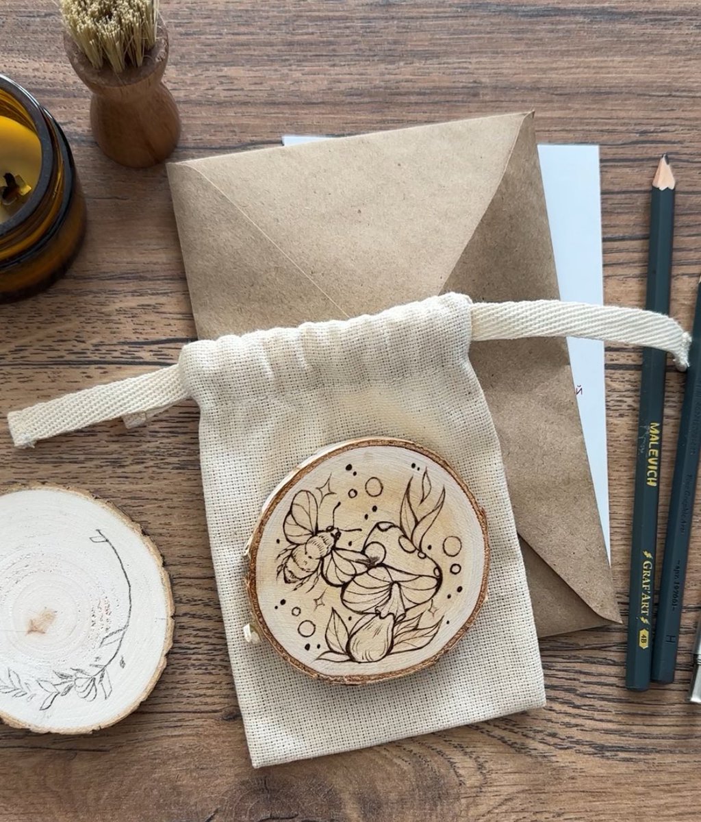 ElizMilart's tweet image. Good Morning 🧝‍♀️💚

#pyrography #woodburning