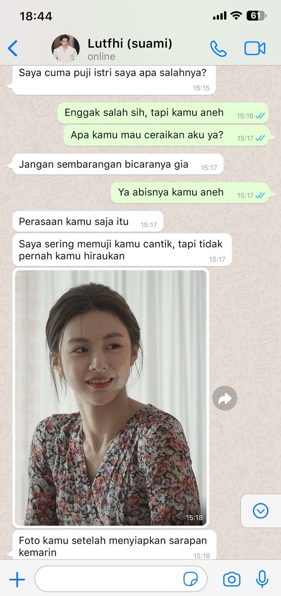 Taehyung tweets au.

🍃: cantik sekali