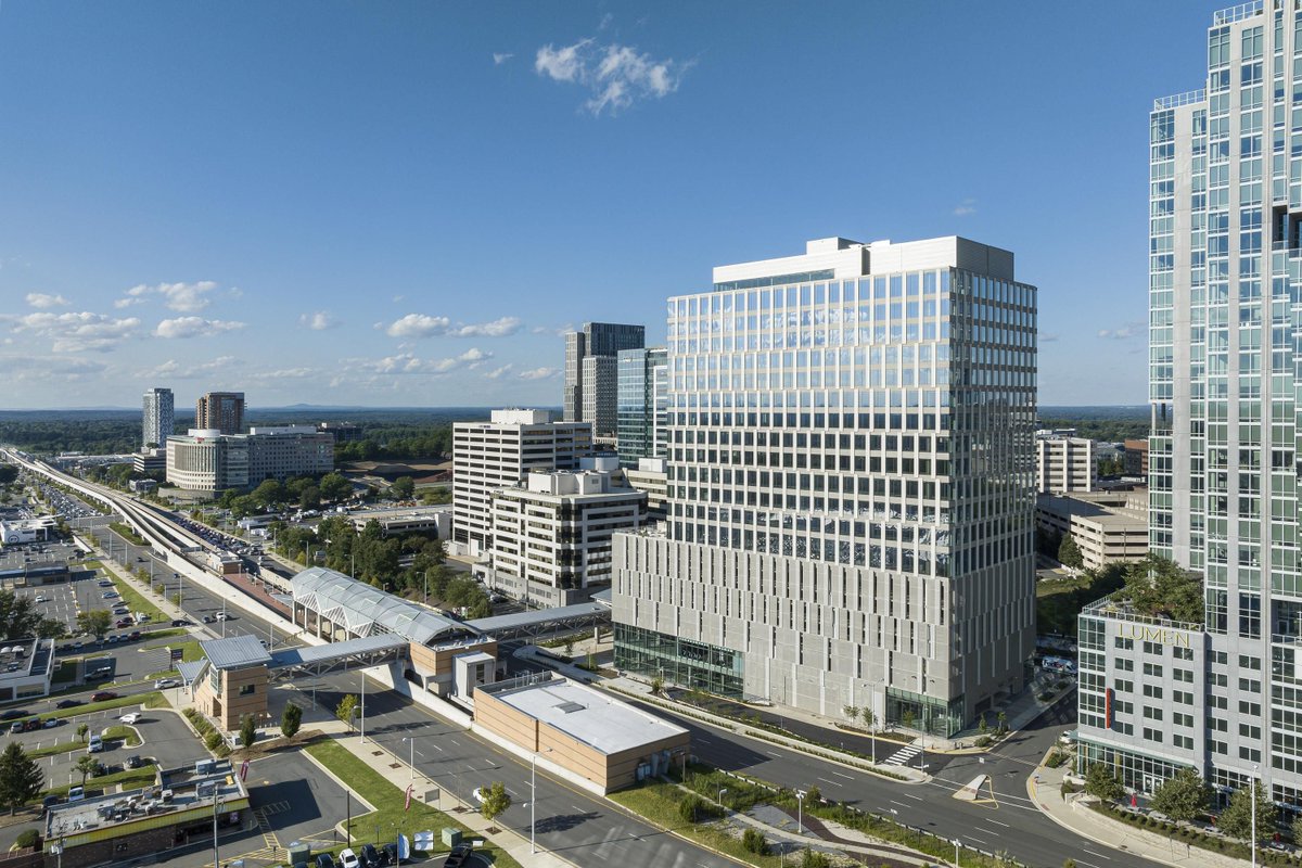 In addition to the onsite metro access and plentiful on-site garage parking at Tysons Central in Tysons, VA, the building is just 30 minutes away from downtown DC and 20 minutes from Dulles International Airport. #TysonsCentral #FoulgerPratt #BuildingTogether
