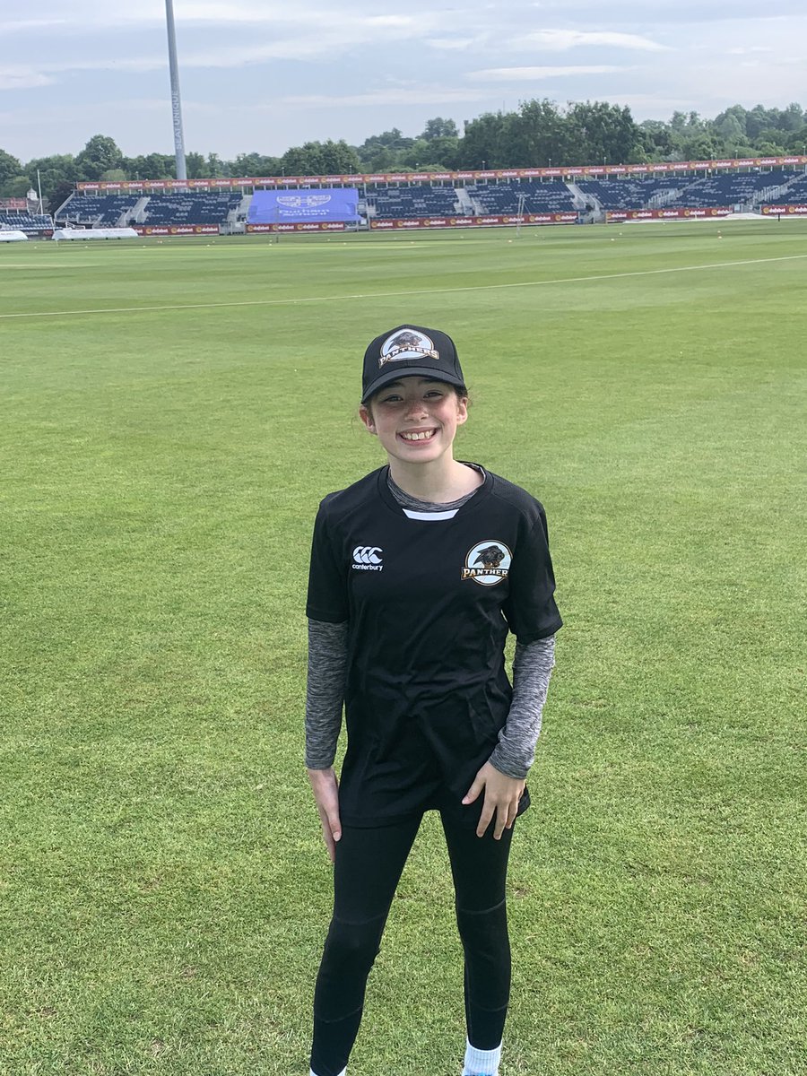 Olimae05's tweet photo. @HPJuniorCC @HccWandg @ClaveringPESSPA @ClaveringTS27 
Olivia ready to play her first match as a Durham Panther, go well!! ❤️ https://t.co/Lbo2i6GTUp