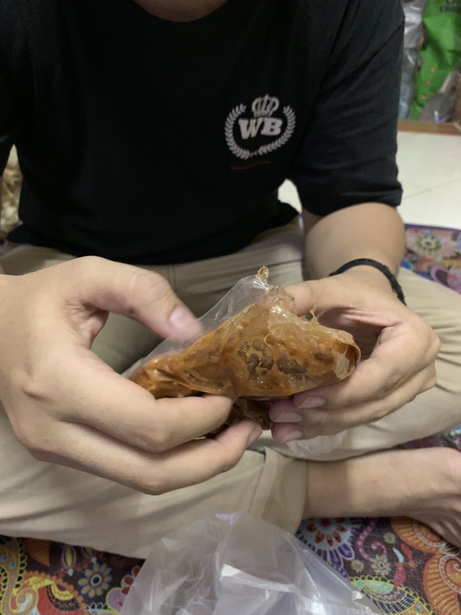 puke #standwithpalestine tweet media