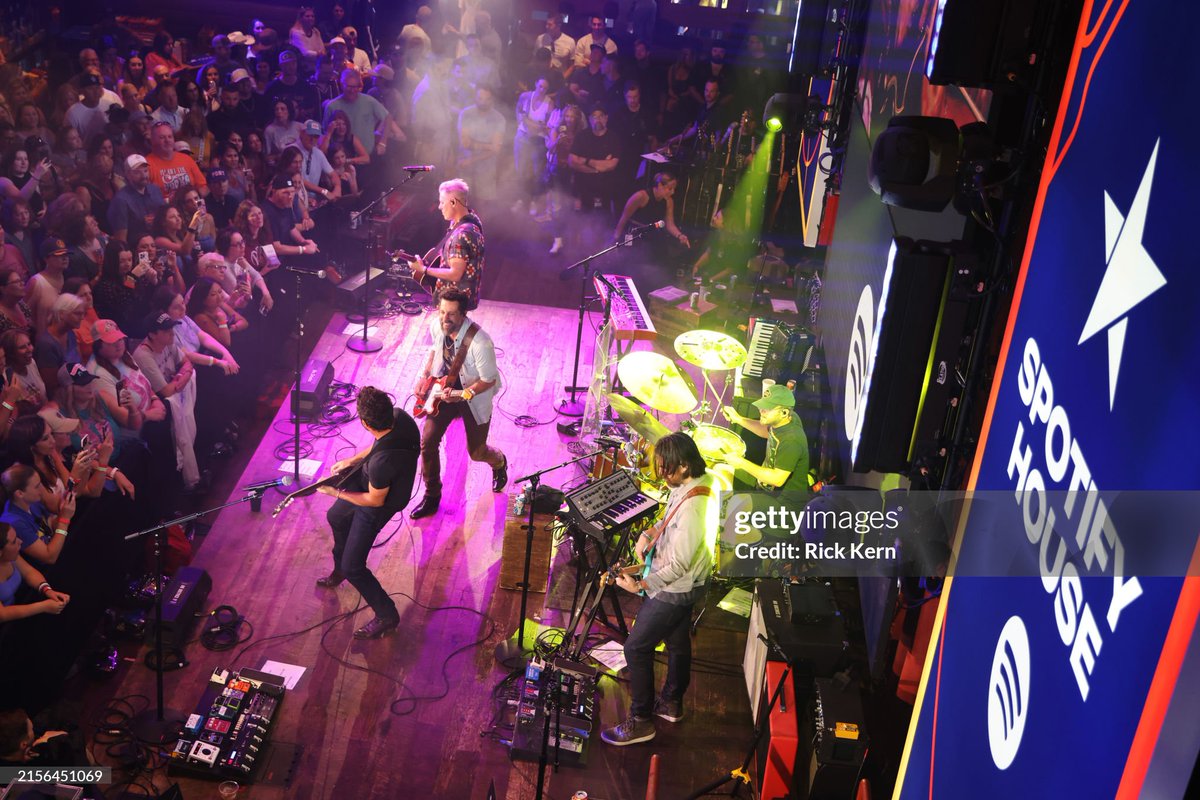 olddominionfan's tweet image. Cma fest day 1 #olddominion #odarmy #Nashville #spotifyhouse
📸: Getty Images