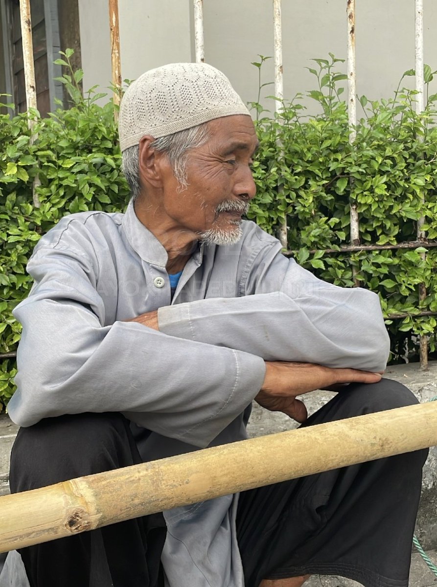 ayokitapeduli_'s tweet photo. Do Your Magic Please

Ga tega liat abah Wasdi tiap harinya harus tidur di pinggir jalan karena ga punya tempat tinggal 😭 katanya abah masih ga bisa pulang ke kampung halamannya karena ga punya uang dan dagangannya belum laku terjual https://t.co/GePr7YWwZd
