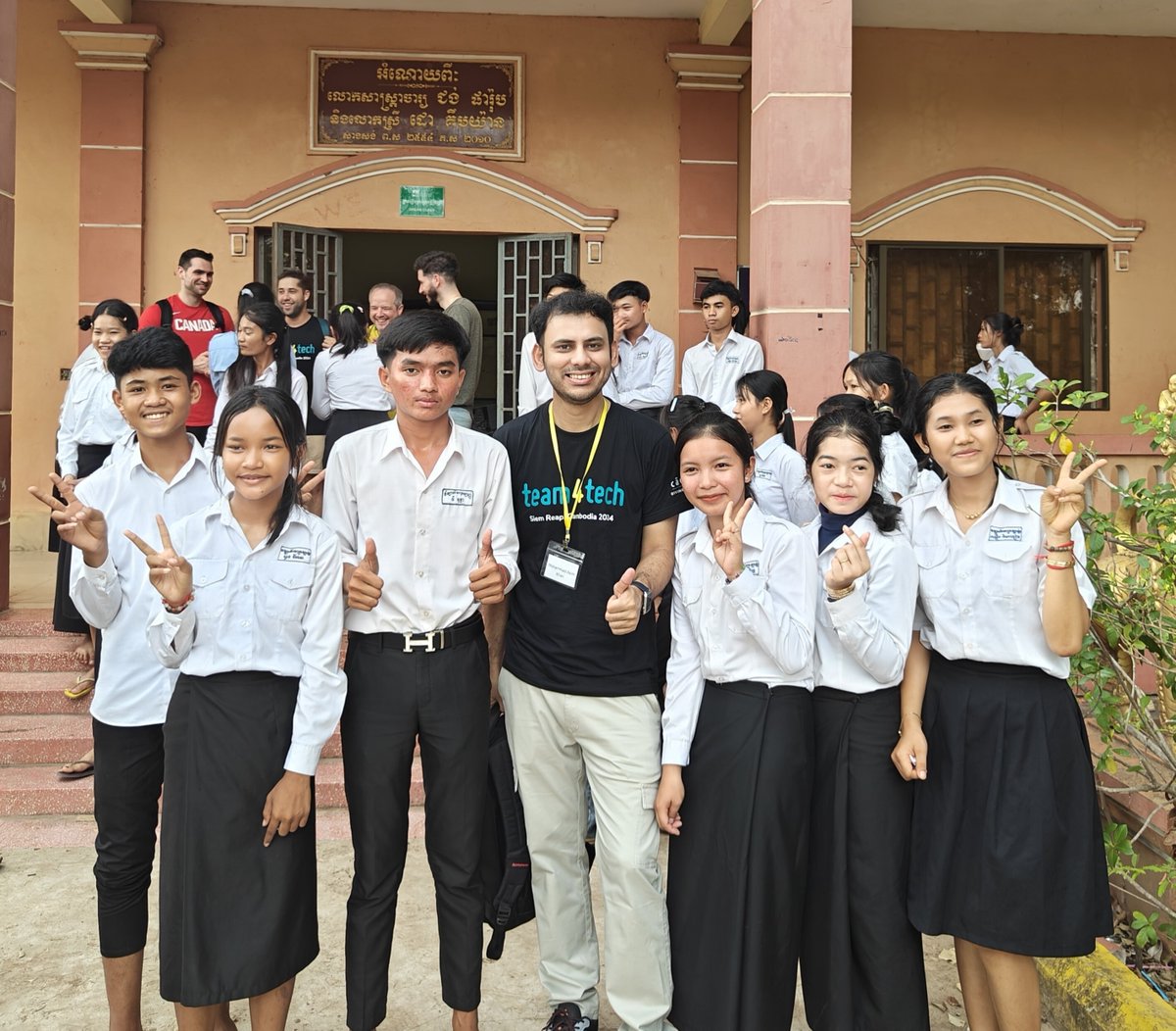CadenceIndia's tweet image. Our CSR Specialist, Asim, from the Noida office, recently volunteered in Cambodia with Team4Tech to empower young minds with the importance of education and support them in developing entrepreneurial skills.

Read more: bit.ly/4e4yMm2

#Team4Tech  #Education #CSR