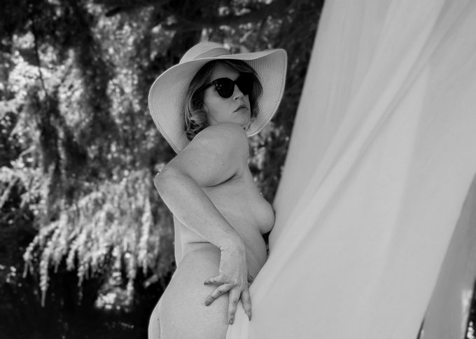 🖤 https://t.co/7bwhVs14Kd<a href="/tag/art"class="tags"><span>#art</span></a><a href="/tag/sexy"class="tags"><span>#sexy</span></a><a href="/tag/nude"class="tags"><span>#nude</span></a><a href="/tag/erotic"class="tags"><span>#erotic</span></a><a href="/tag/blackandwhitephotog"class="tags"><span>#blackandwhitephotog</span></a>