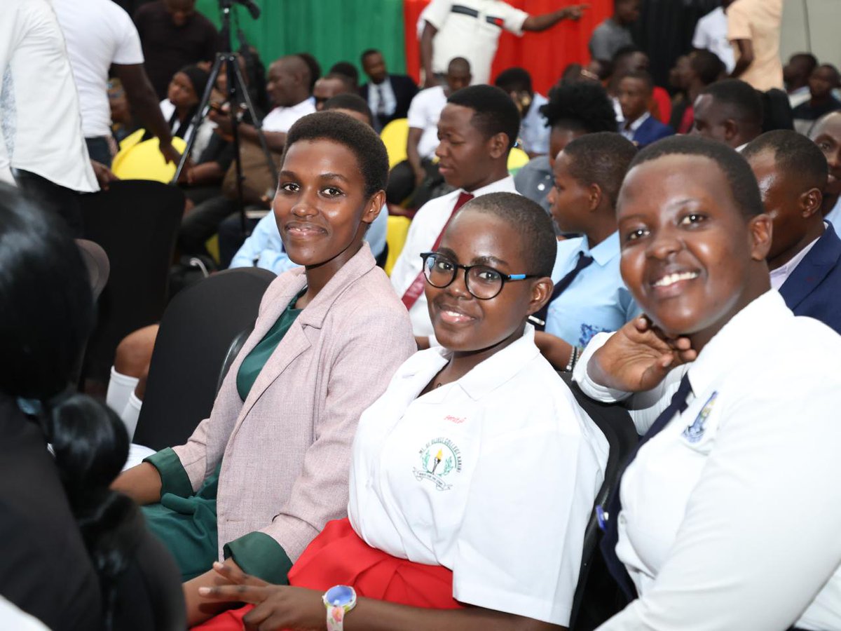 Yesterday, at the Uganda _Kenya Inter-generational Dialogue.It was a great day indeed sharing with the young students of uganda.