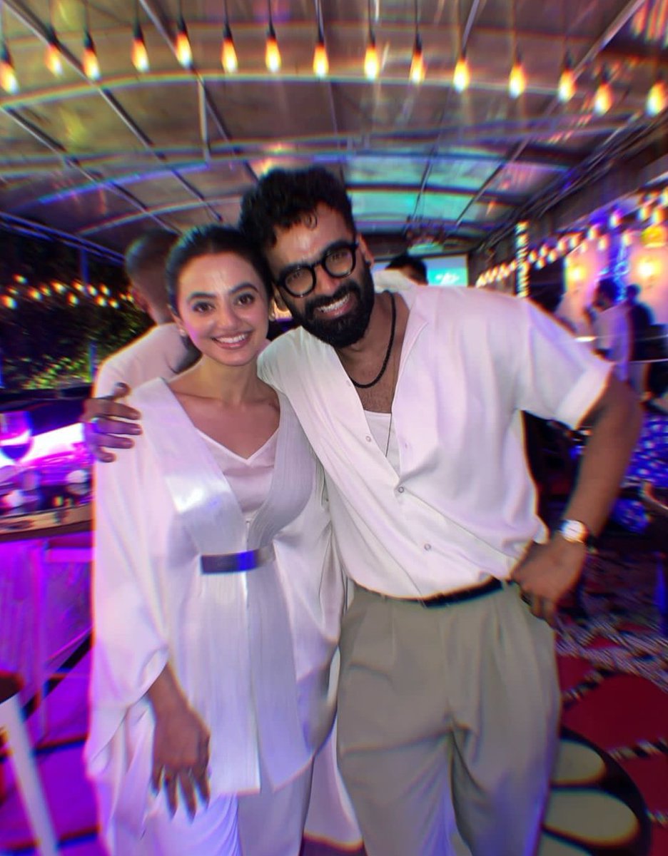 annu aur preeti🫶🏻

 #hellyshah #vaibhavrajgupta