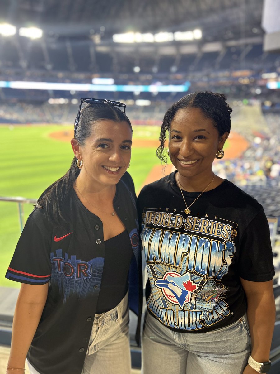 Great day for a jays game! Celebrating our grade 8 grads! ⚾️🧢