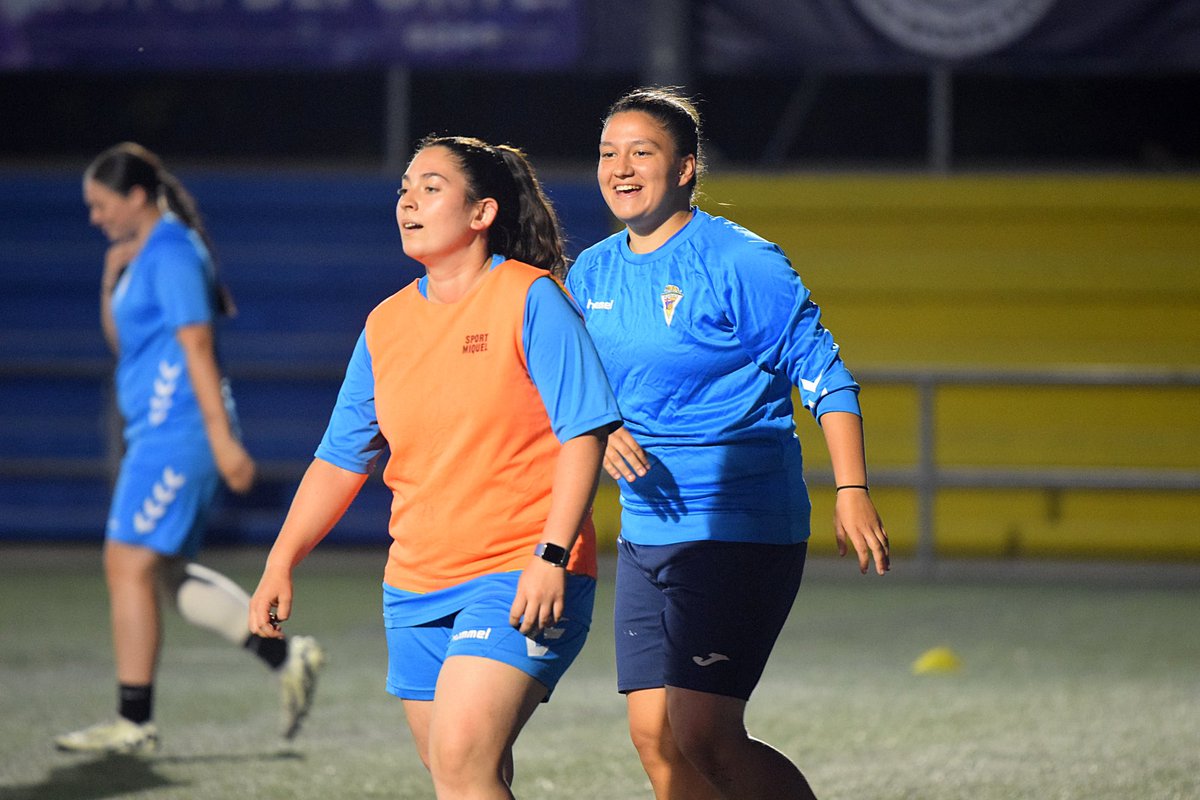 VAMOS, QUE YA ES VIERNES 🦊 En Instagram.com/EEGuineuetaFem encontraréis las novedades de los más de 13 equipos de #Futfem del club #SoyDeLaGuine 🇸🇪 | #Futbolcat