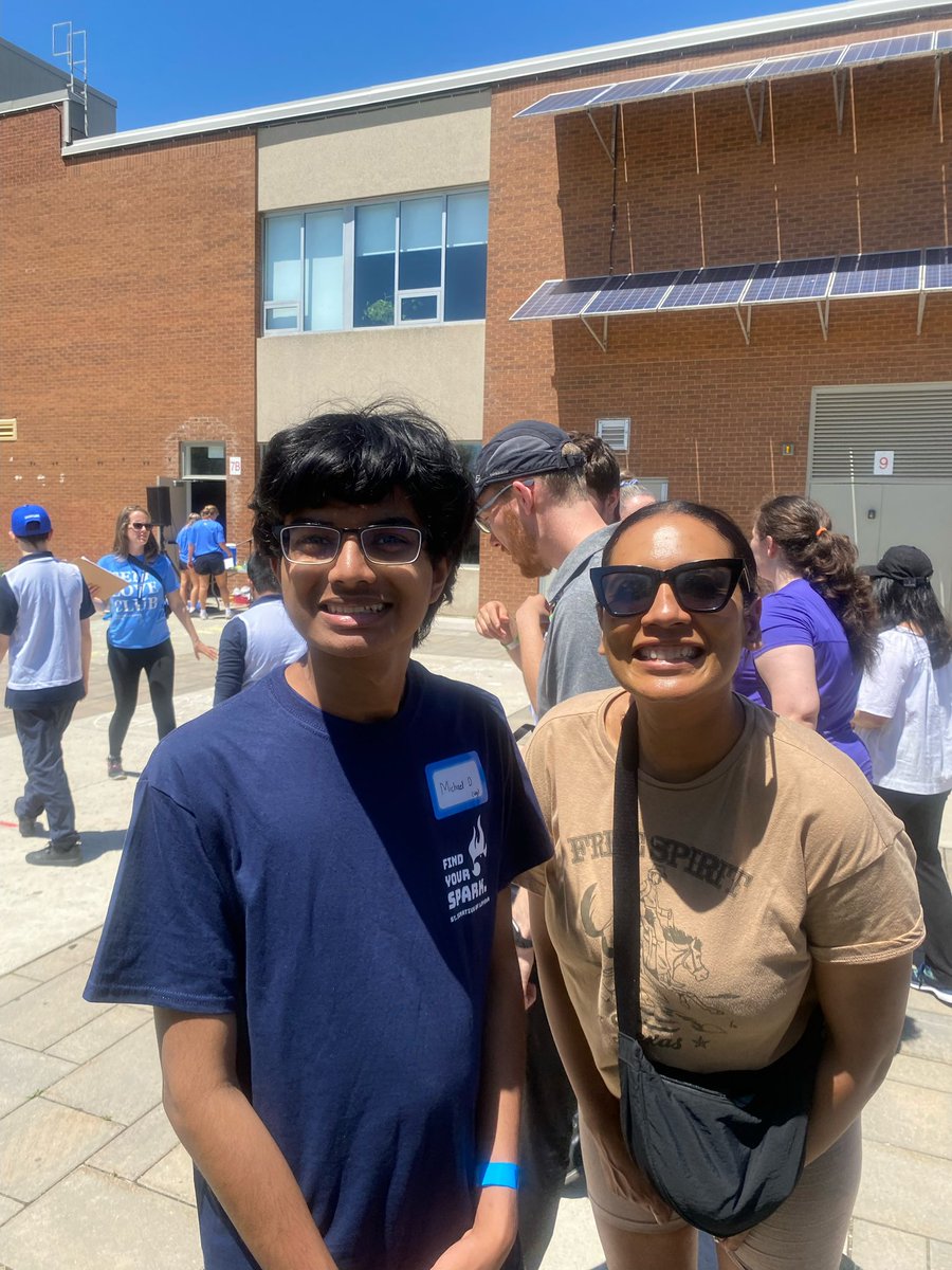 CondelloMrs's tweet photo. Track and field day! @AssumptionHCDSB @LoyolaHawksOak https://t.co/42g9dazfDS
