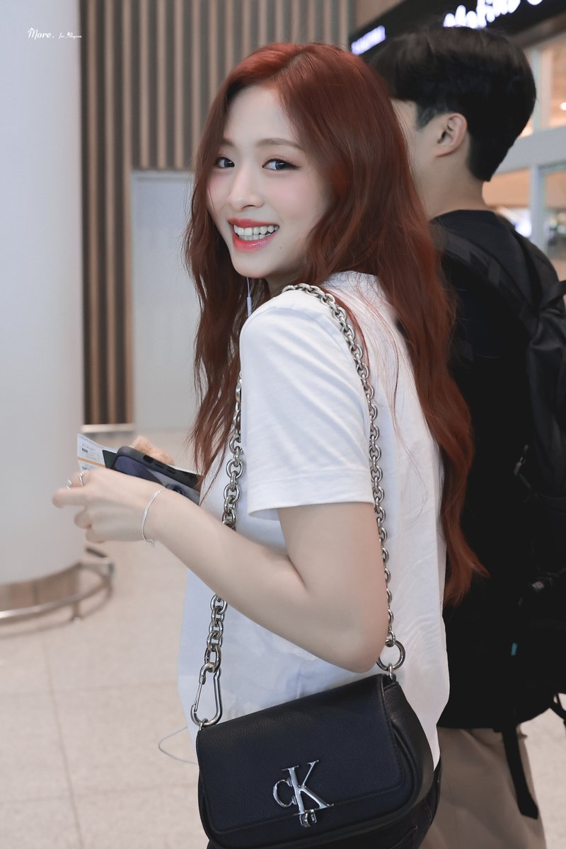 more_ahyeon's tweet photo. 240606 ✌️😁

#BABYMONSTER #베이비몬스터 #아현 #Ahyeon https://t.co/jMuY9eTu02