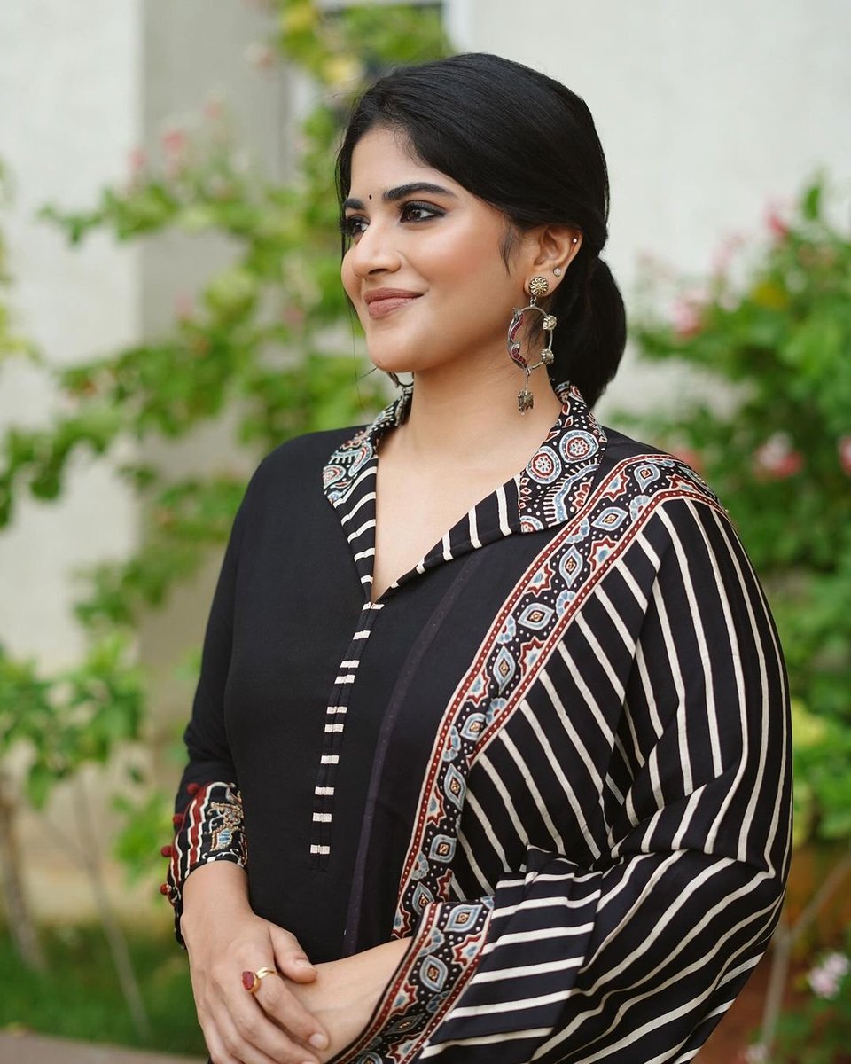 tamilcinestars's tweet image. 🇬​🇴​🇴​🇩​ 🇪​🇻​🇪​🇳​🇮​🇳​🇬​💗
#MeghaAakash #meghaaakash #cinemediastars