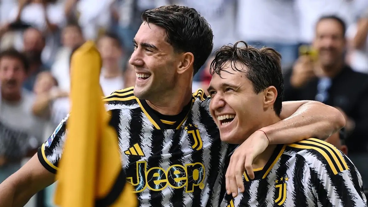 ZZiliani's tweet image. Koopmeiners 60 milioni, Calafiori 40. Juventus scatenata sul mercato, ma c'è un ma: non c'è una lira e bisogna solo vendere
Fra pochi giorni il club bianconero chiuderà il bilancio 2023-24 con un passivo di 200 milioni dopo il -124 di un anno fa: è fuori da ogni regola UEFA.